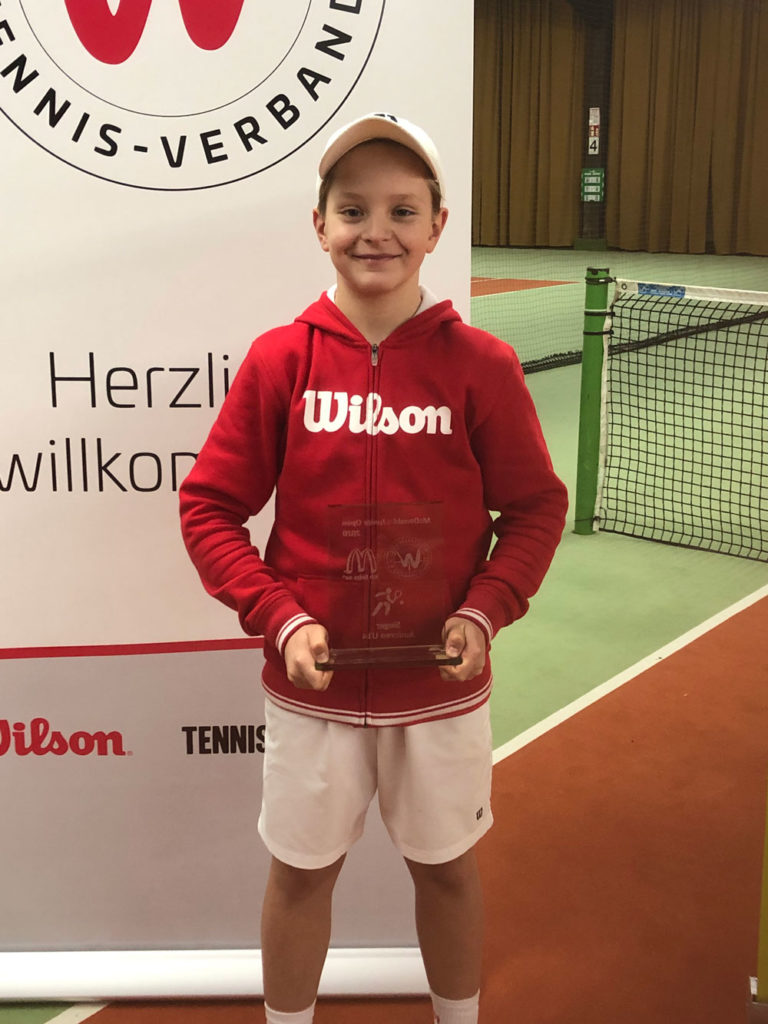 Christopher Thies gewinnt 1. Turnier der Masters Serie KTHC Stadion