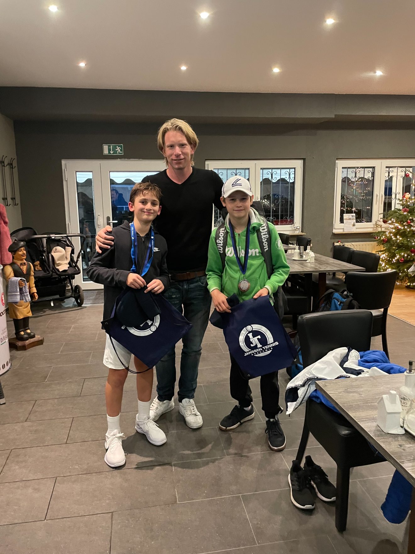 Tennisjunior Daniel Franceschini gewinnt Turnier in Krefeld