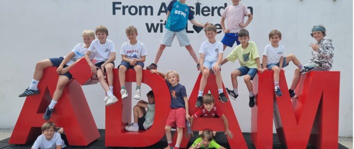 Männliche U10/1 auf großer Fahrt:  Amsterdam-Tour mit Spitzenhockey und Strandvergnügen