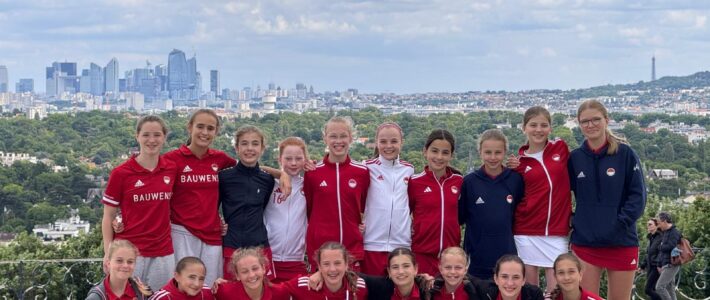 Weibliche U14: Ungeschlagen aus Paris zurück