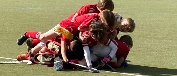 Auch die U8 Teams siegen beim Never Leaving Hockey Cup